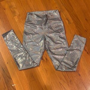 Mono B Women’s Silver Holographic Leggings Small